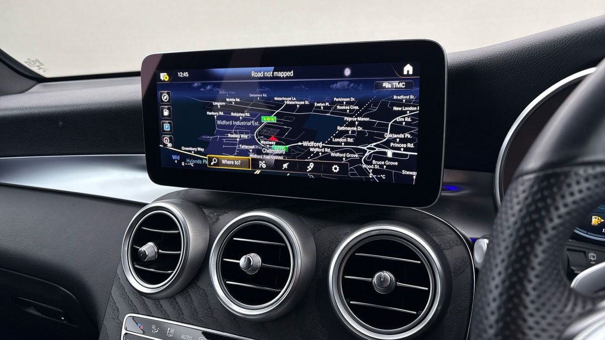 Mercedes-Benz GLC Image 17