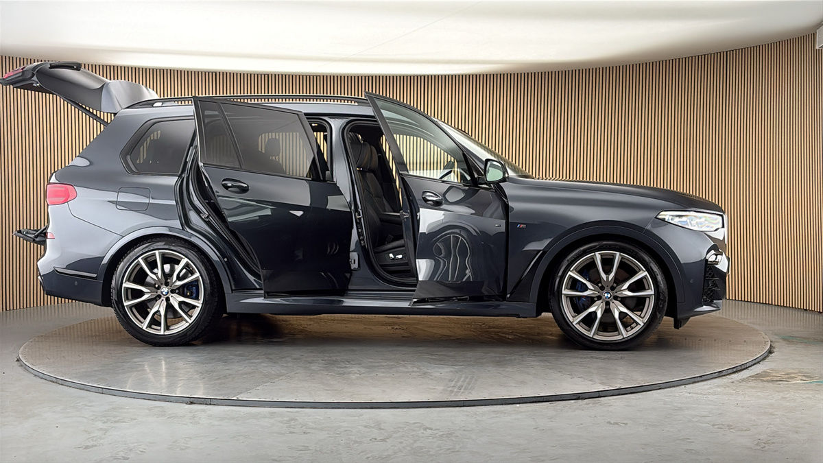 More views of BMW X7