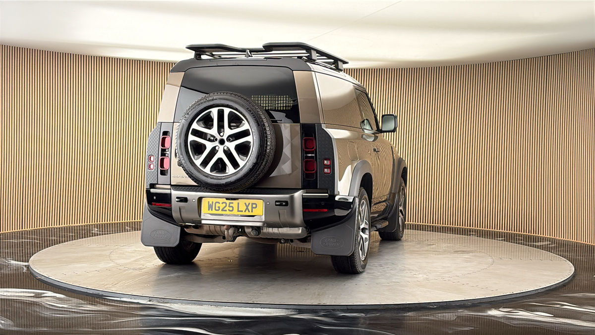 More views of Land Rover Defender 90