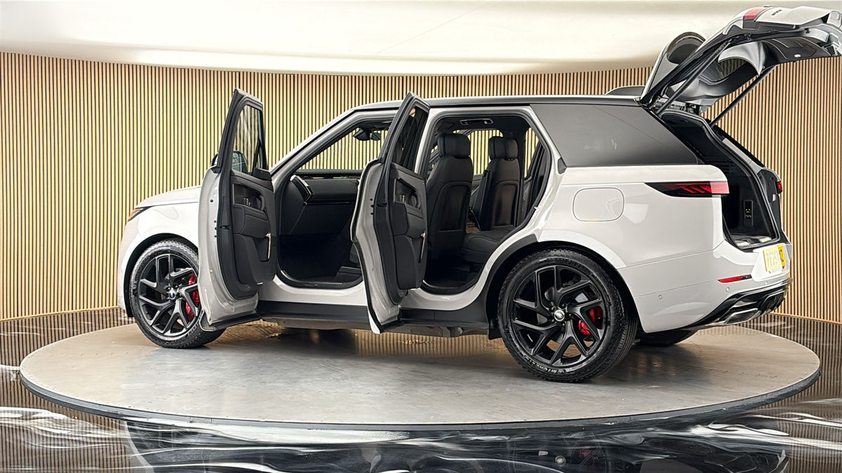 More views of Land Rover Range Rover Sport