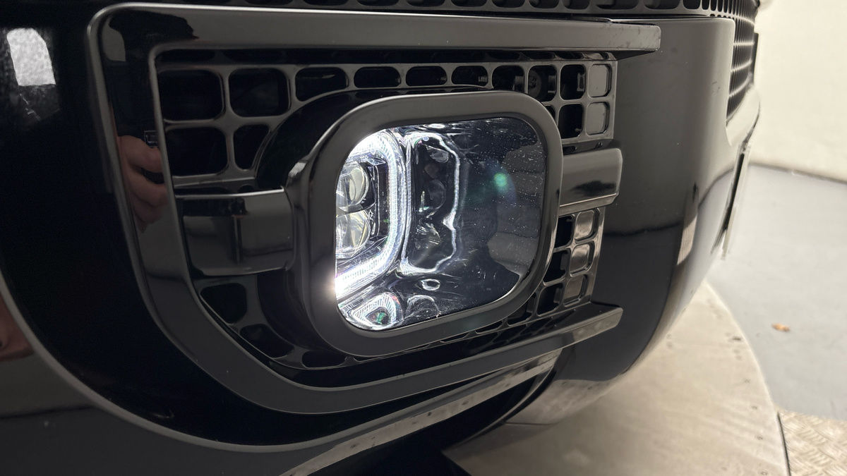 Land Rover Defender 110 Urban Image 28