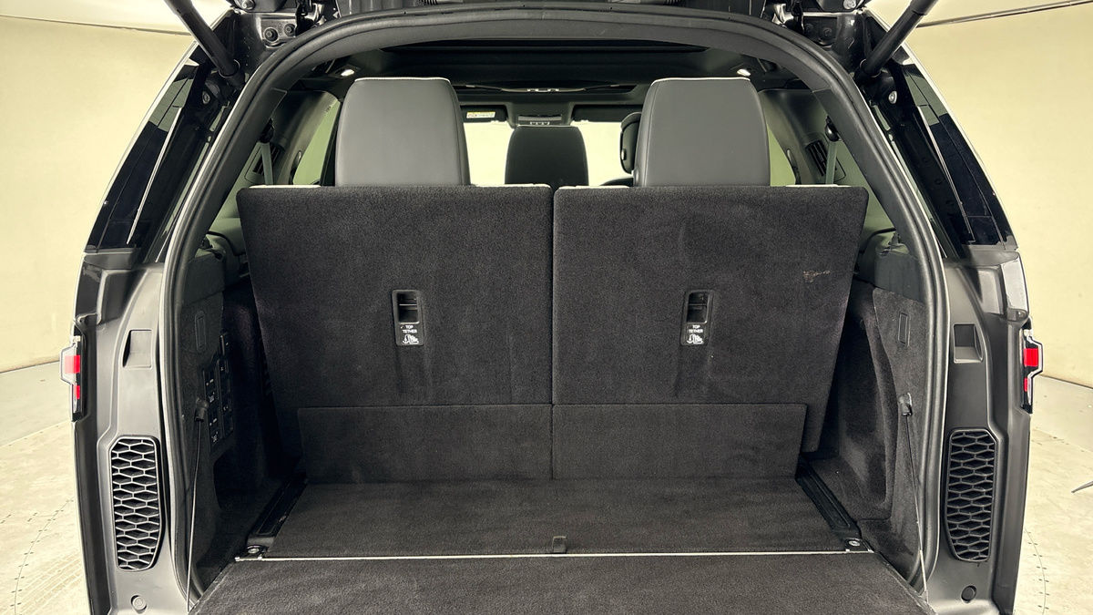 Land Rover Discovery Image 11