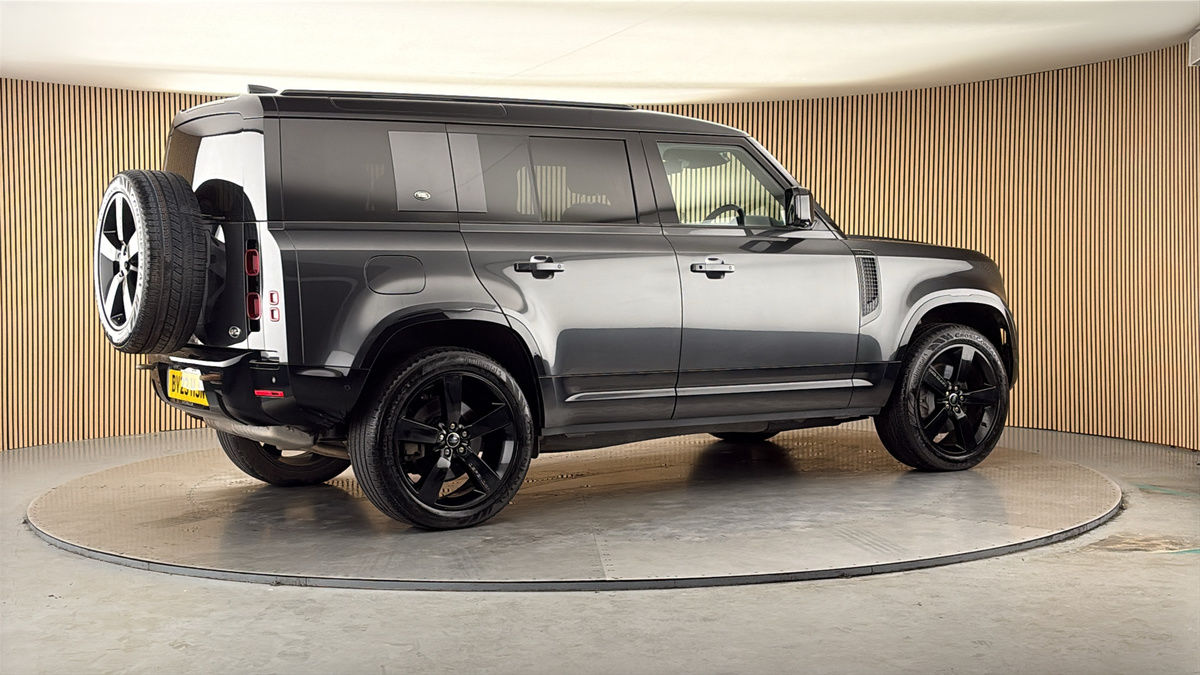More views of Land Rover Defender 110