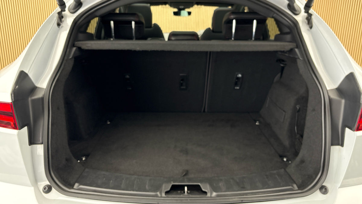 Jaguar E-PACE Image 11