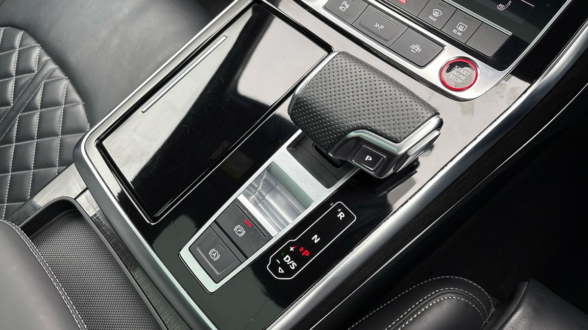 Audi SQ7 Image 18