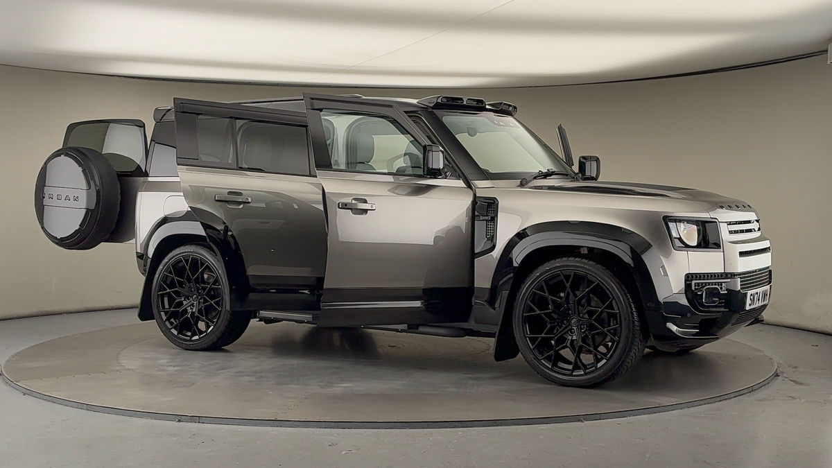 More views of Land Rover Defender 110