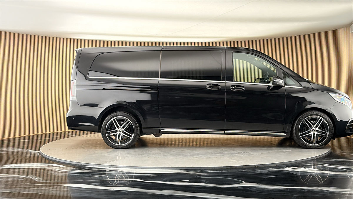 Mercedes-Benz V Class Image 16