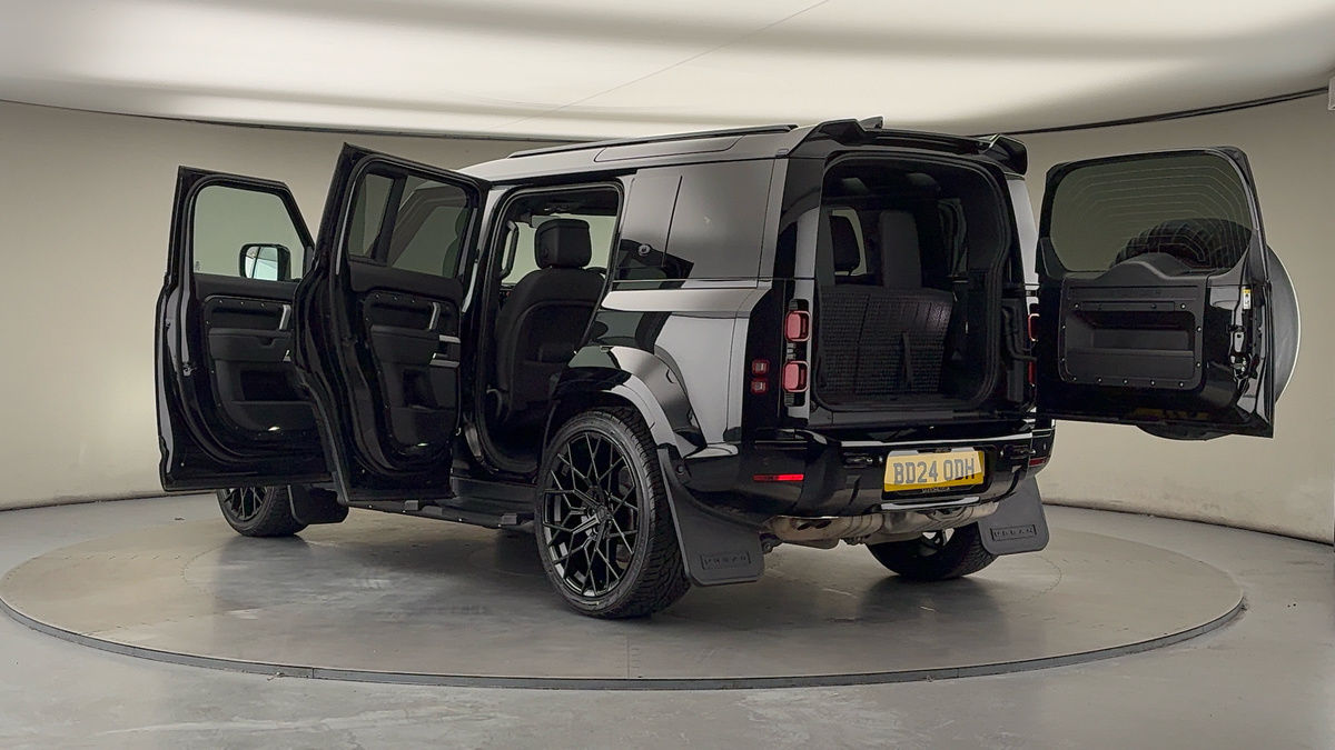 More views of Land Rover Defender 110