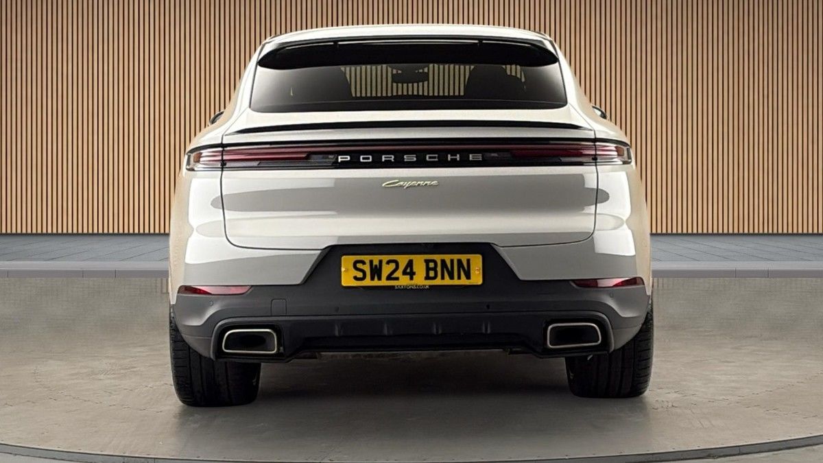 Porsche Cayenne Image 4