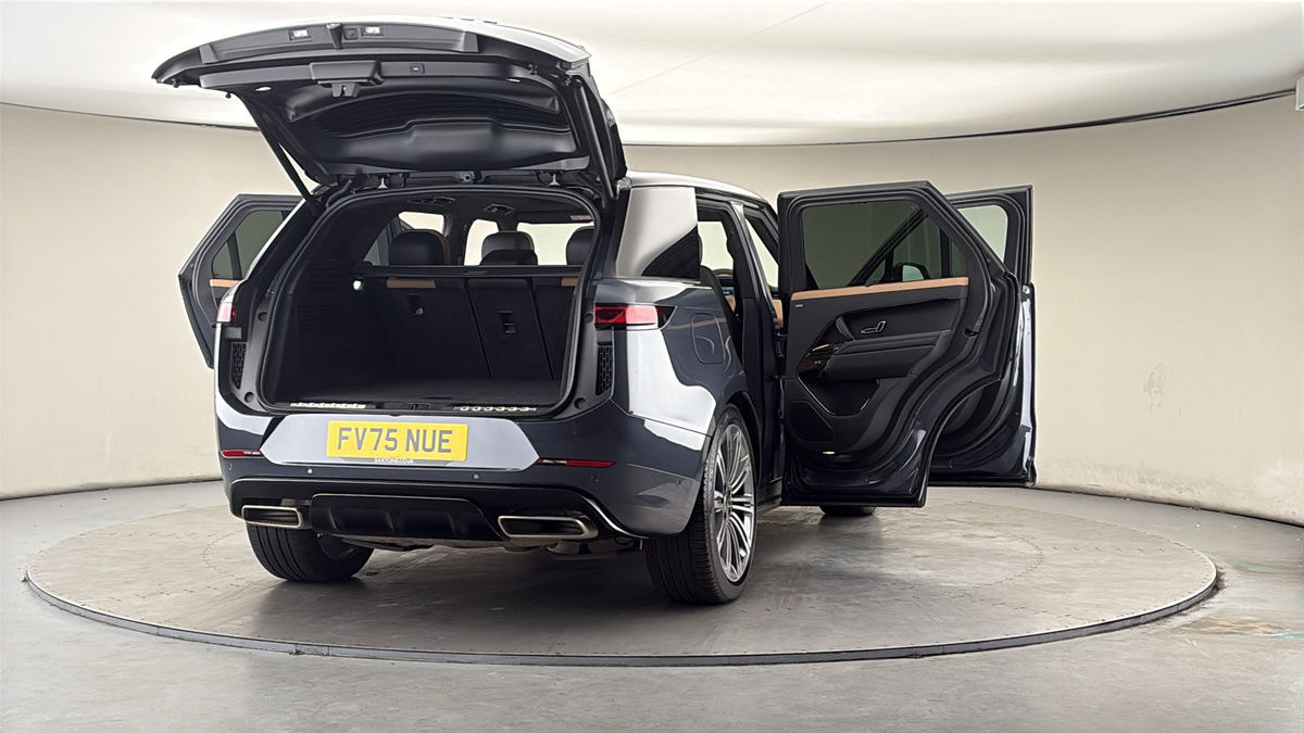 More views of Land Rover Range Rover Sport