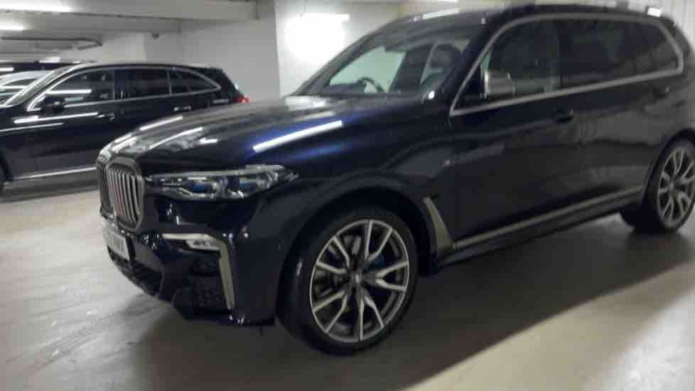 More views of BMW X7