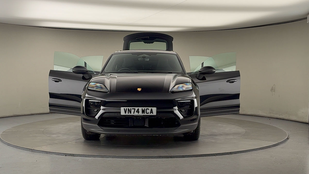 More views of Porsche Macan