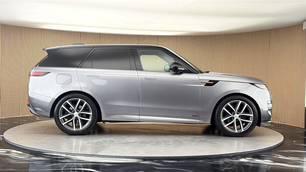 Land Rover Range Rover Sport Image 16