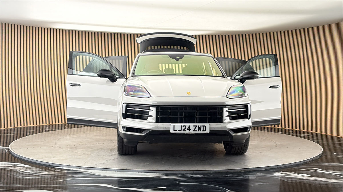 More views of Porsche Cayenne