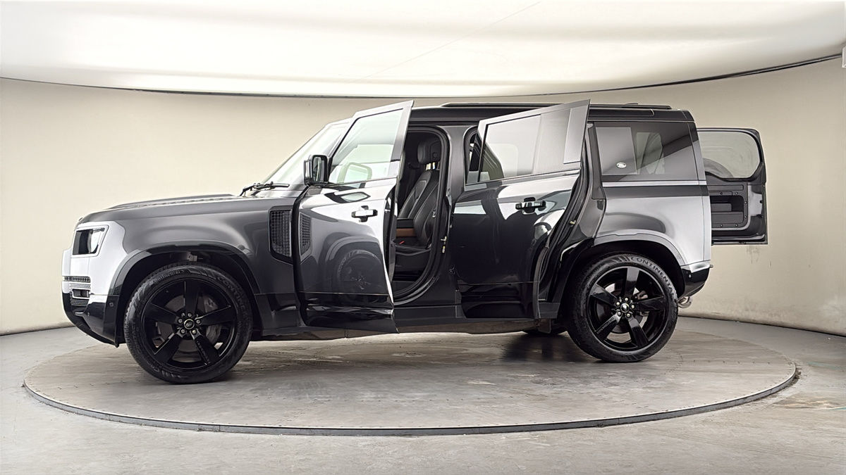 More views of Land Rover Defender 110