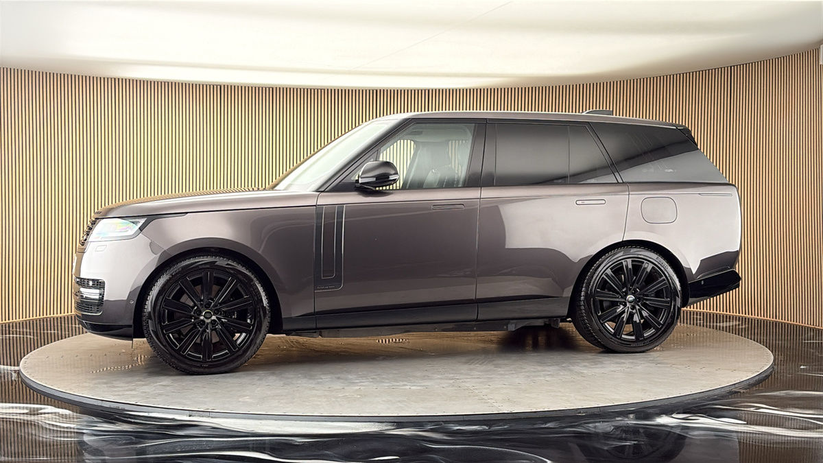 More views of Land Rover Range Rover