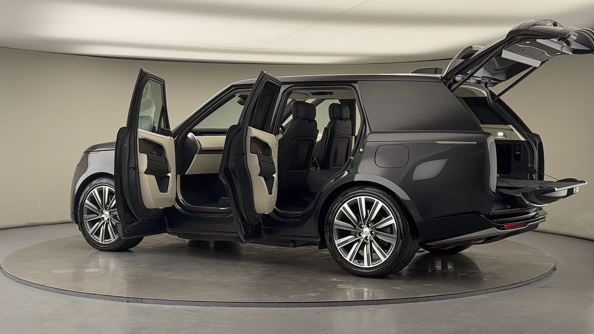 More views of Land Rover Range Rover