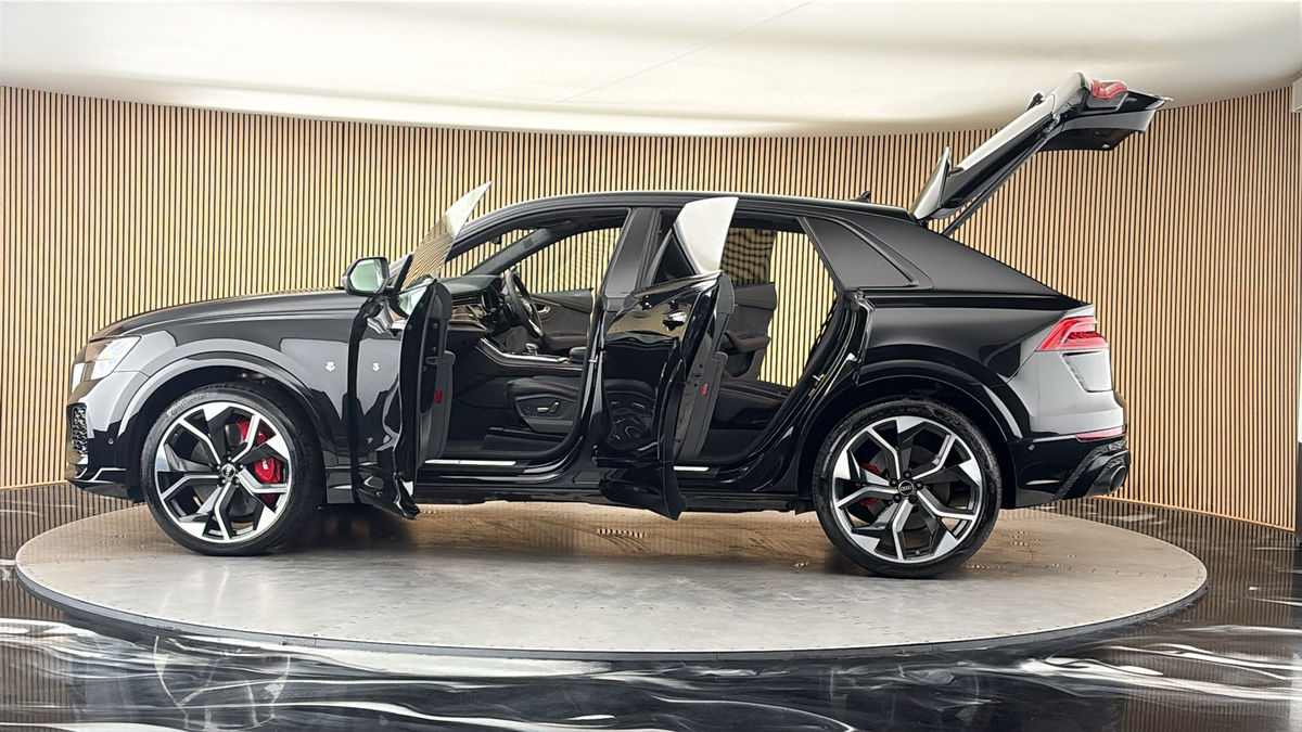 More views of Audi RSQ8