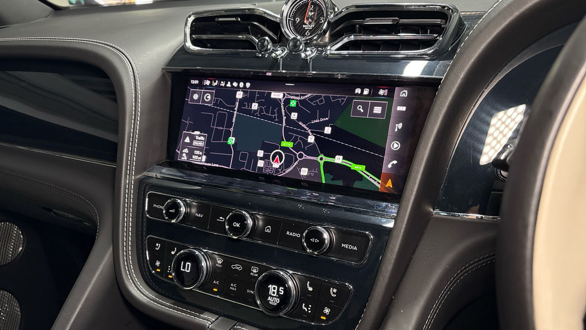 Bentley Bentayga Image 17