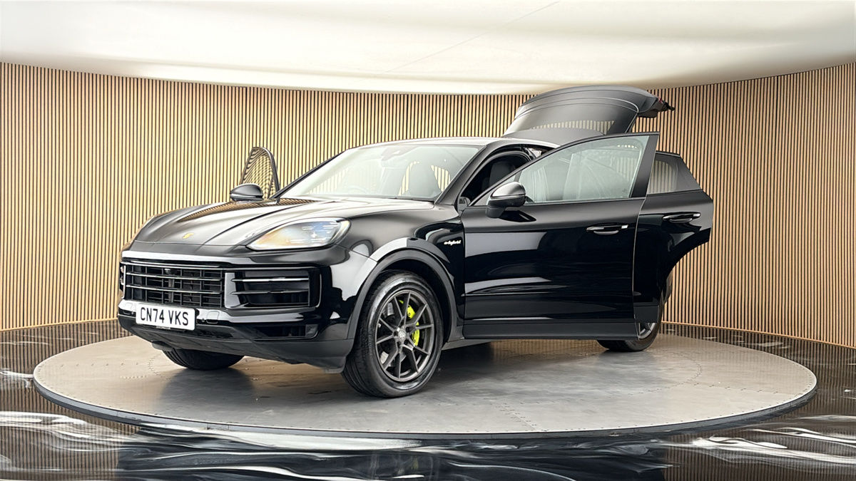 More views of Porsche Cayenne