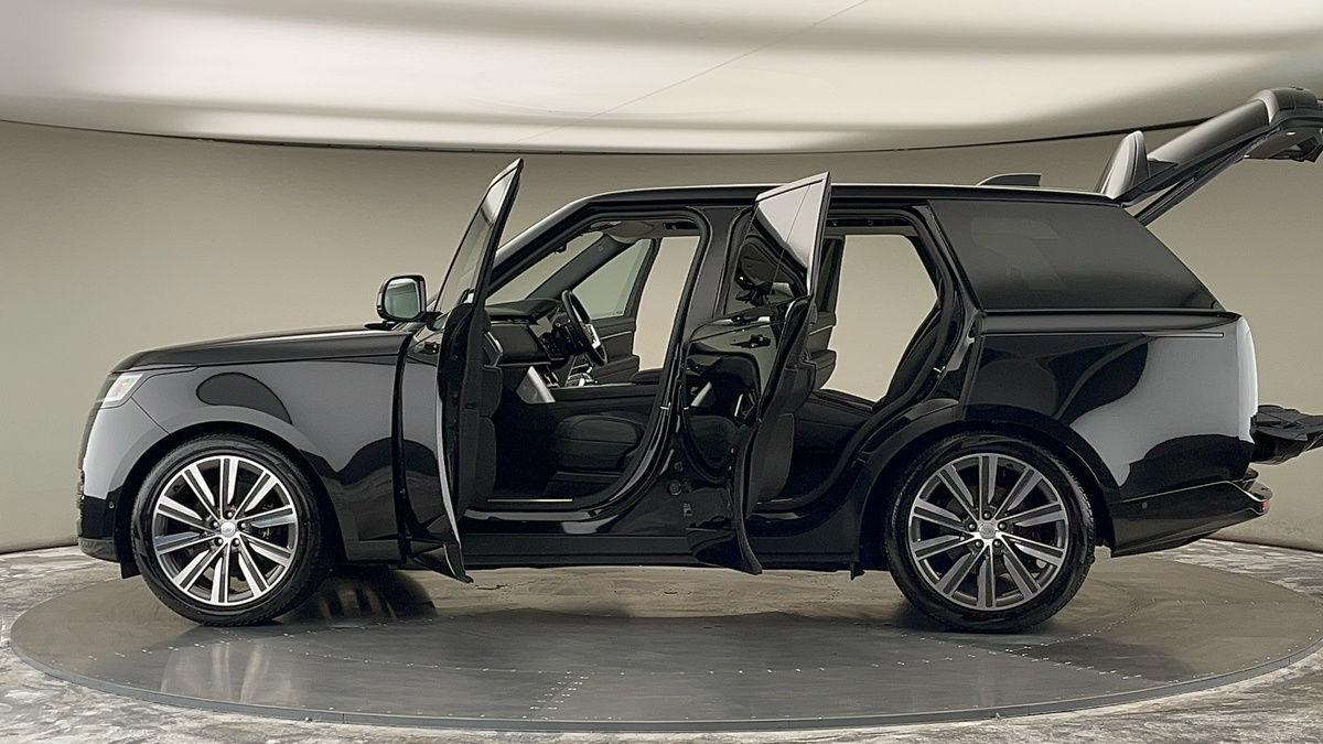 More views of Land Rover Range Rover