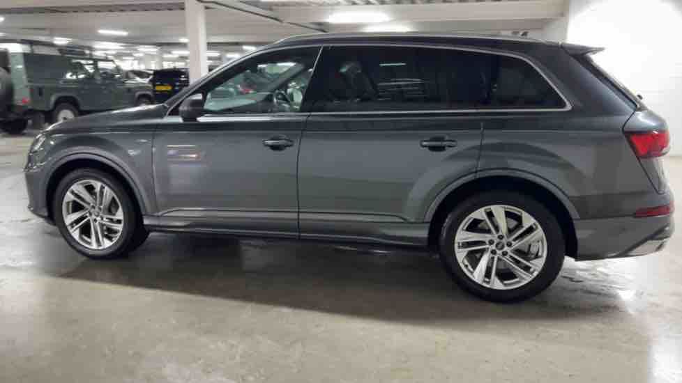 More views of Audi Q7