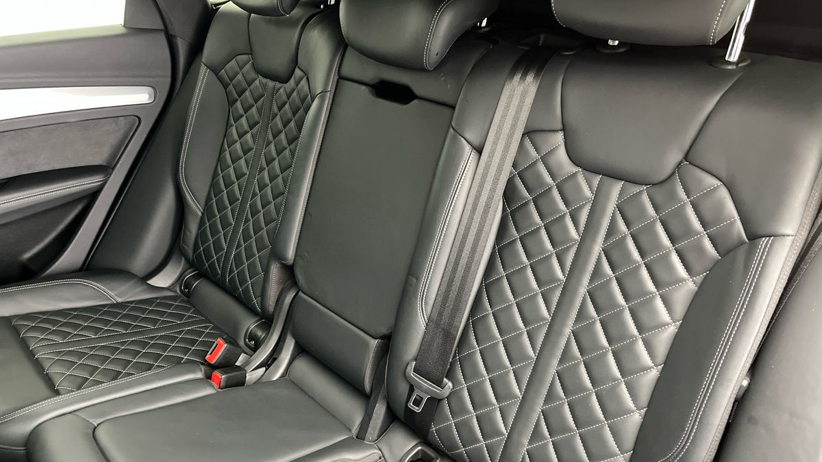 Audi SQ5 Image 8