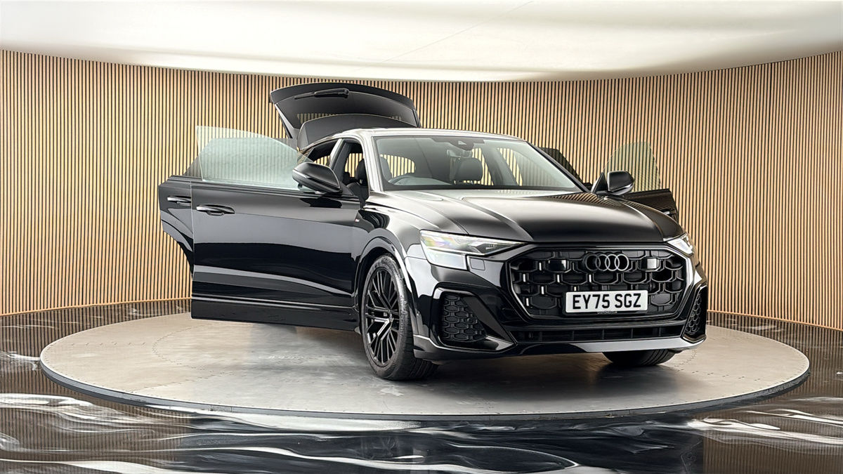 More views of Audi Q8