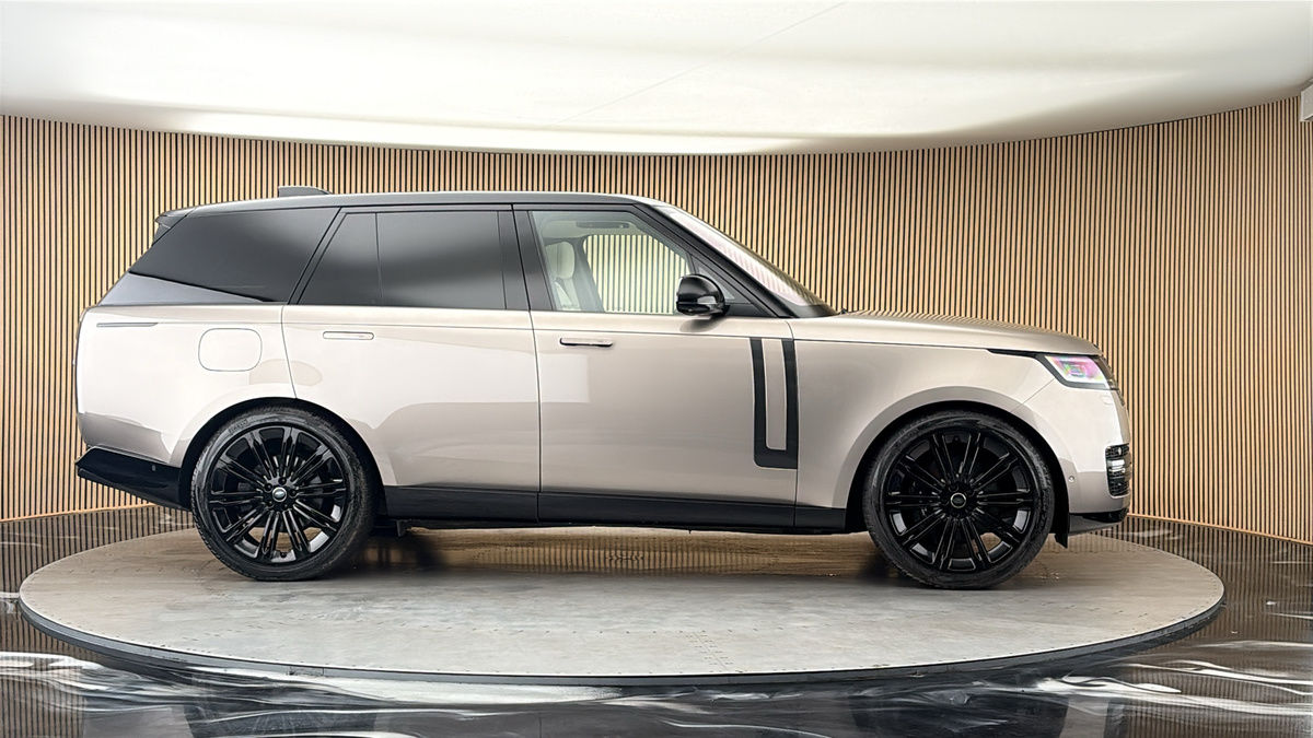 More views of Land Rover Range Rover
