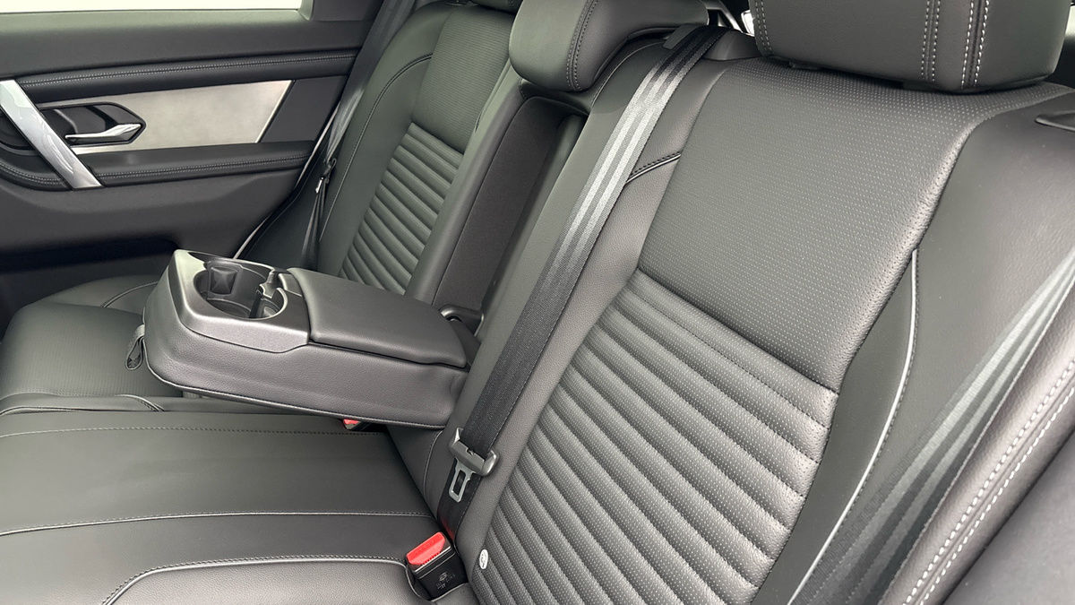 Land Rover Discovery Sport Image 9