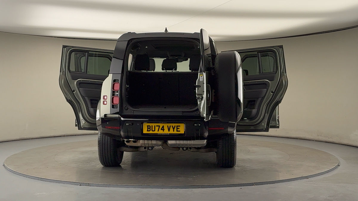 More views of Land Rover Defender 110