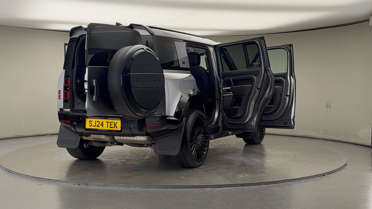 More views of Land Rover Defender 110