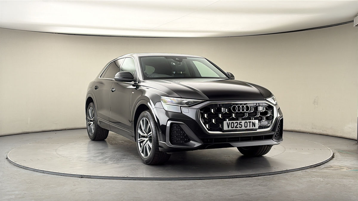 More views of Audi Q8