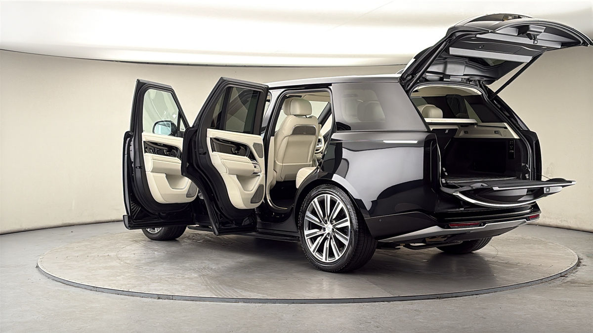 More views of Land Rover Range Rover