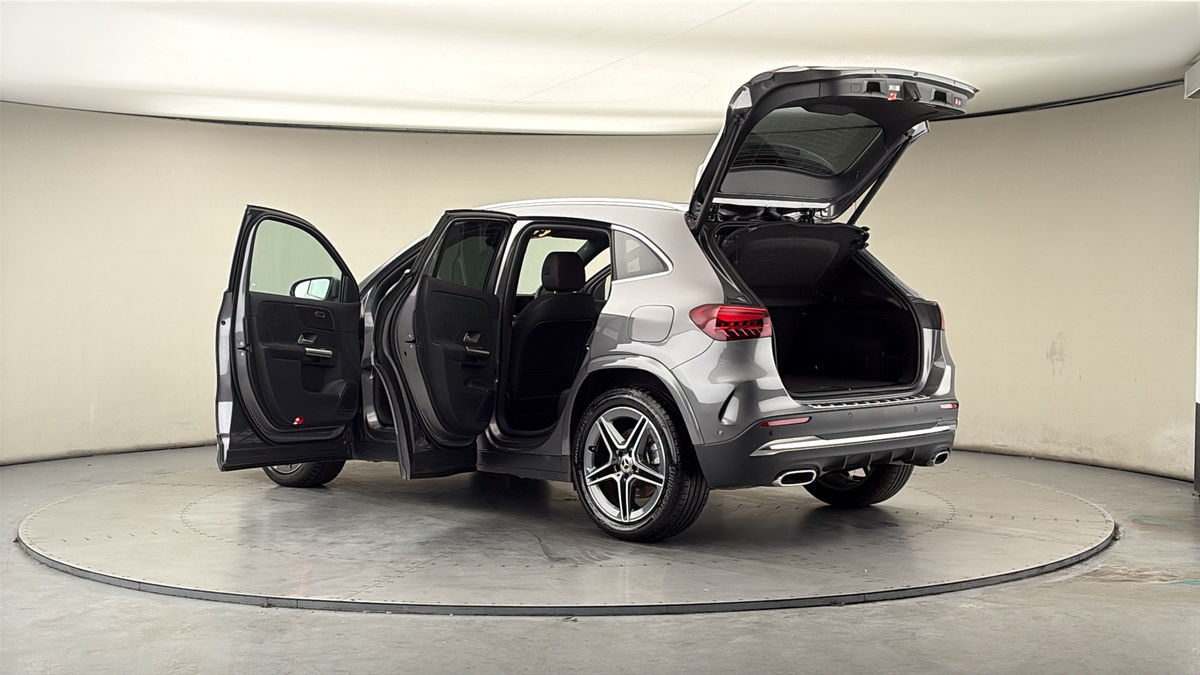 More views of Mercedes-Benz GLA