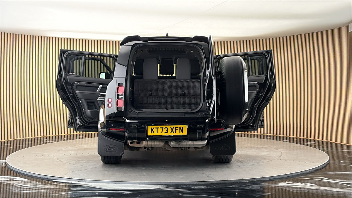 More views of Land Rover Defender 110