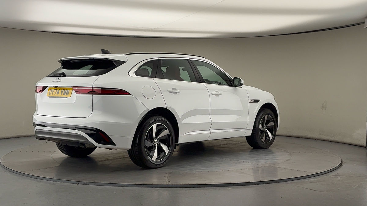 Jaguar F-PACE Image 21