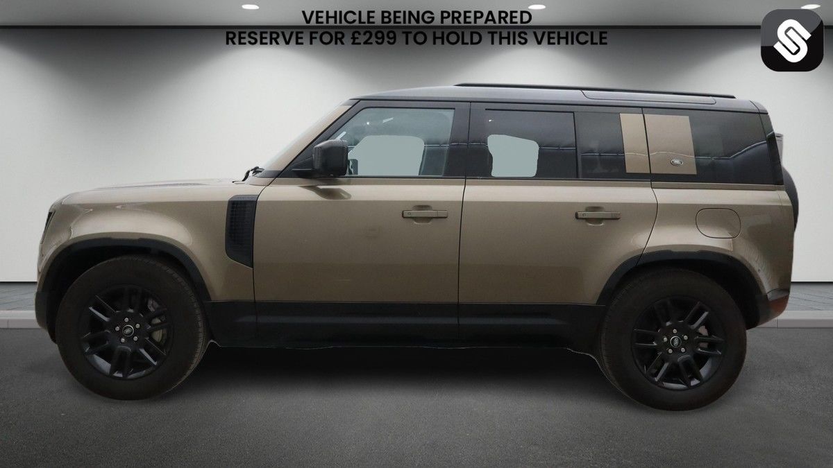 Land Rover Defender 110 Image 6