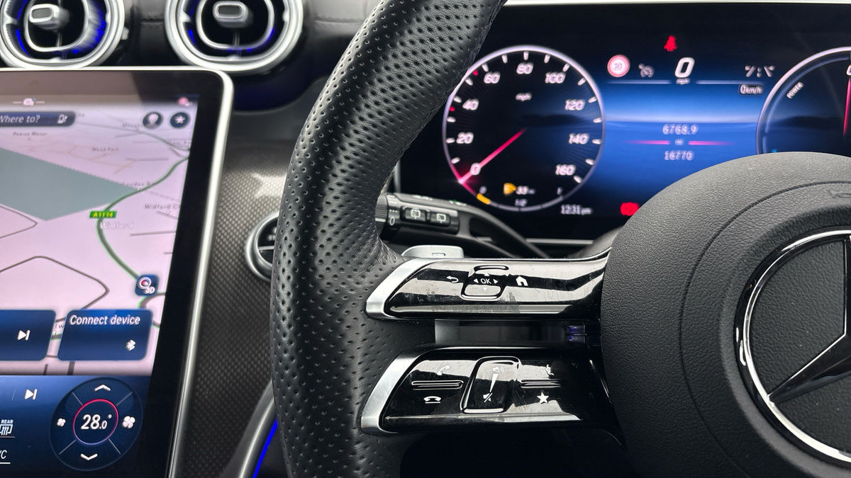 Mercedes-Benz GLC Image 13