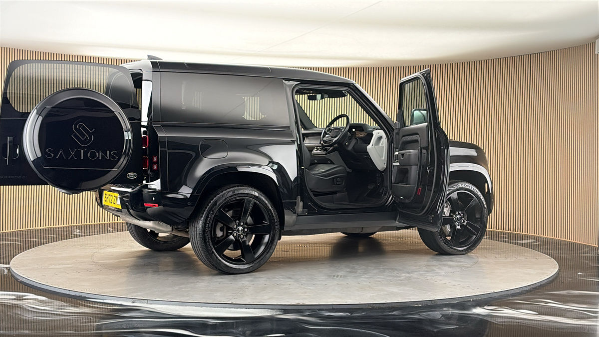 More views of Land Rover Defender 90