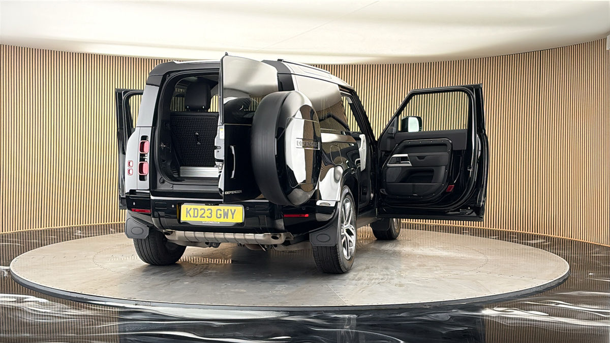 More views of Land Rover Defender 90