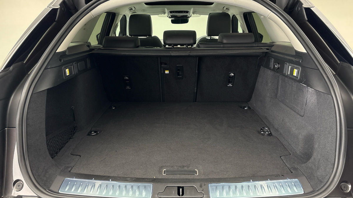 Land Rover Range Rover Velar Image 11