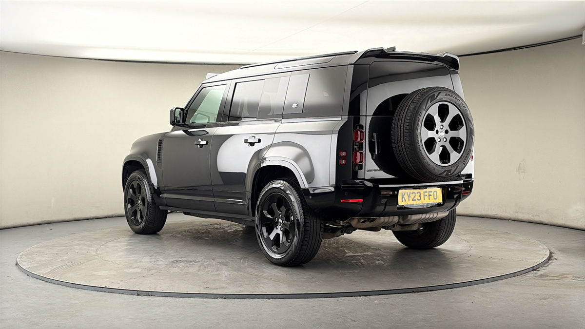 Land Rover Defender 110 Image 2