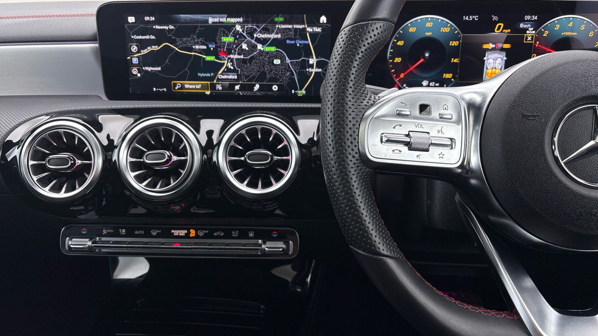 Mercedes-Benz CLA Image 13