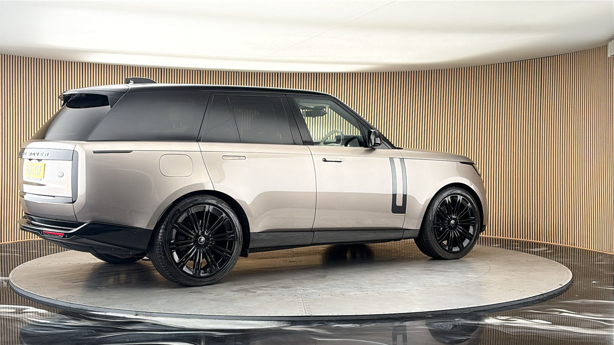 More views of Land Rover Range Rover