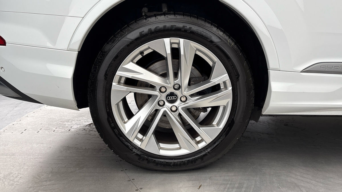 Audi Q7 Image 10