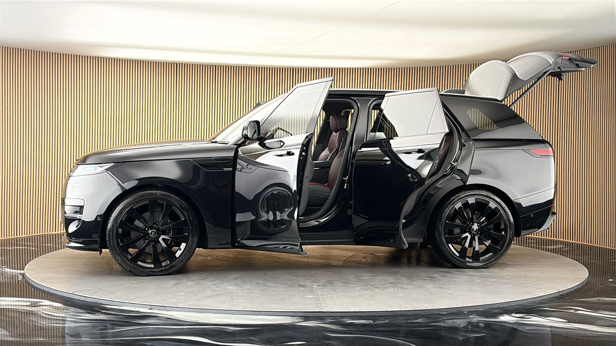 More views of Land Rover Range Rover Sport