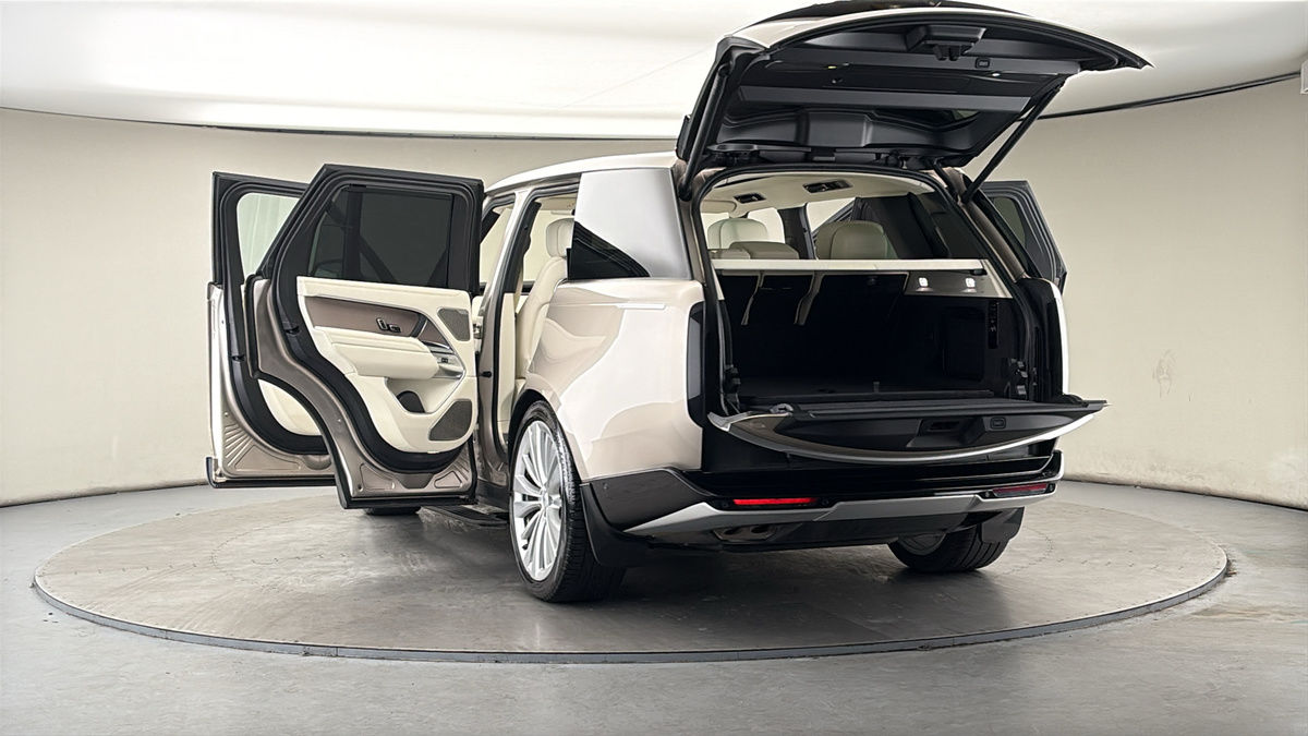 More views of Land Rover Range Rover