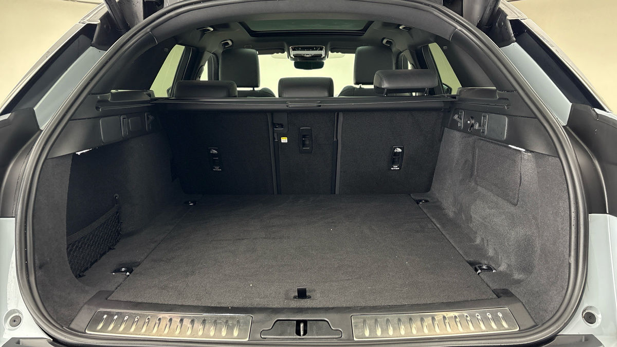 Land Rover Range Rover Velar Image 11