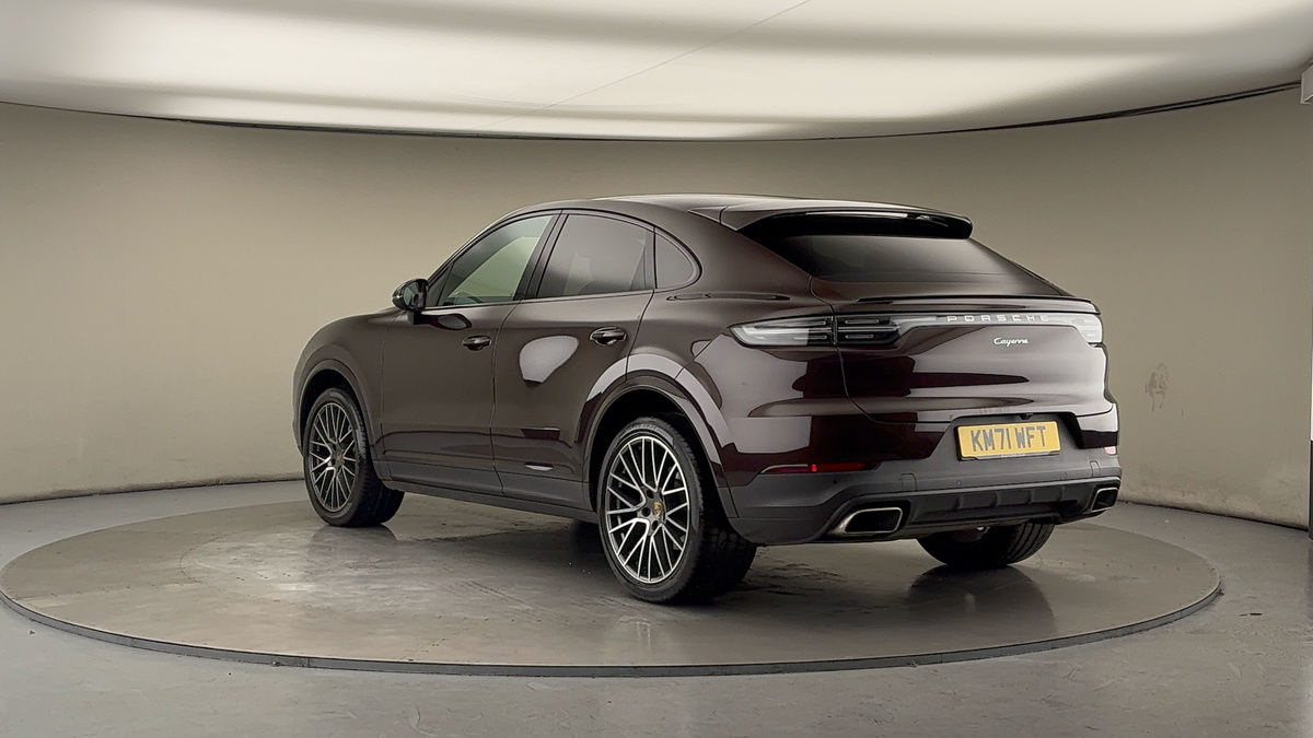 Porsche Cayenne Image 2